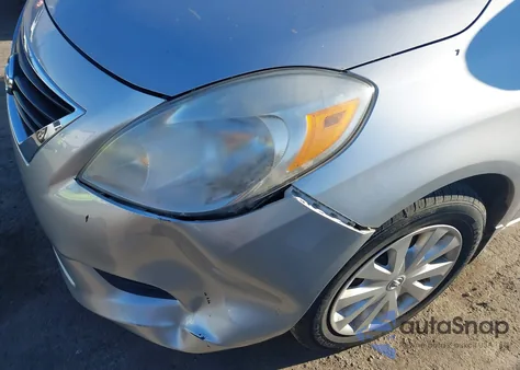 2013 Nissan Versa 1.6 Sv z USA, uszkodzony, nr VIN 3N1CN7AP3DL839669